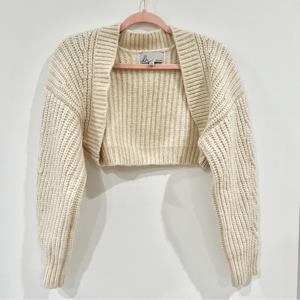 dh New York wool shrug, beige-cream cropped thick cardigan